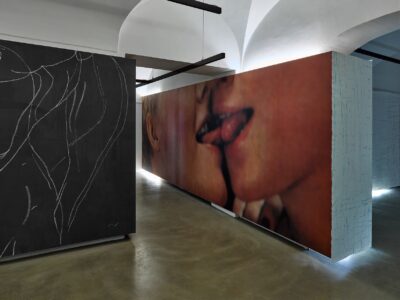 Ausstellungsansicht where heaven where hell, Julia Frank, Neue Galerie 2026. Foto: WEST. Fotostudio